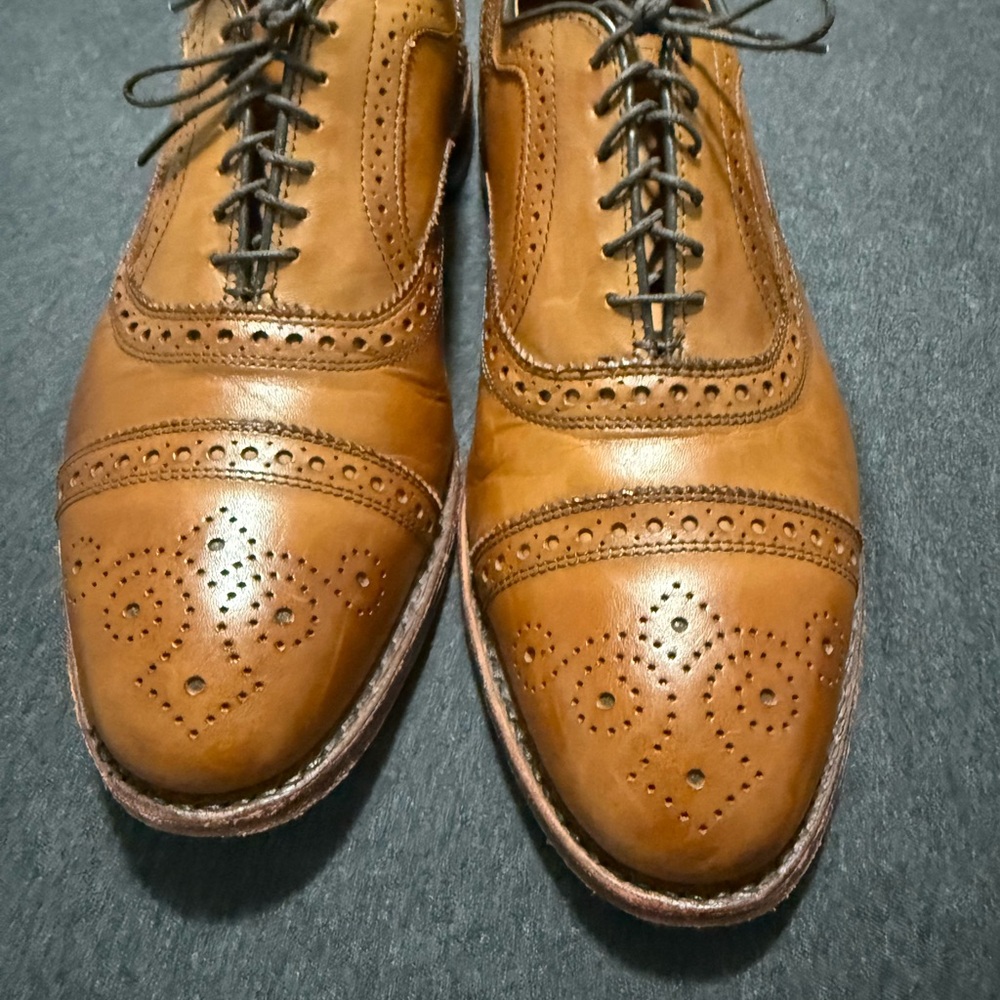 Allen Edmonds Men's Tan Oxford Brogues “Strand” size 9 1/2 D